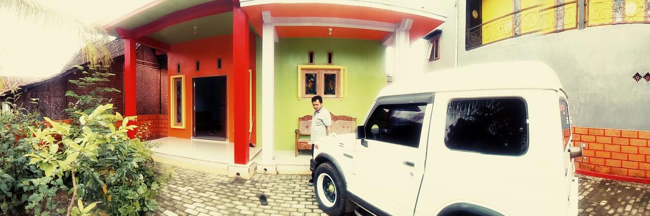 Yunior Guesthouse Tamansuruh Exterior photo